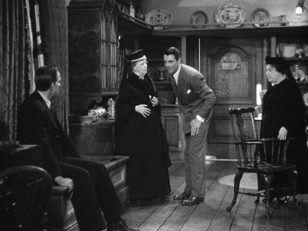 1 Cary-in-Arsenic-and-Old-Lace-cary-grant-4294910-1024-768